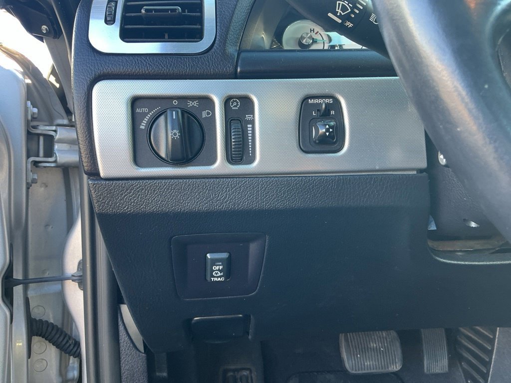 Used 2005 Ford Thunderbird RWD image 14