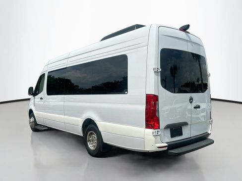 Used 2024 Mercedes-Benz Sprinter 3500 image 3