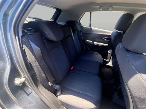 Used 2020 Chevrolet Trax LS w/ Tint and Cruise Package FWD image 20