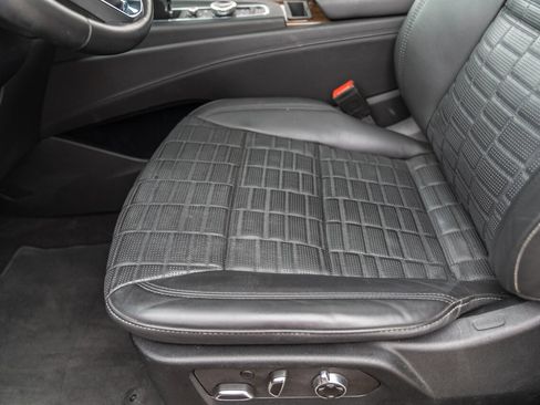 Used 2023 Cadillac Escalade Premium Luxury Platinum image 40