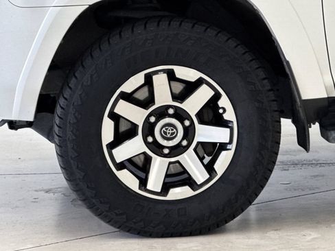 Used 2021 Toyota 4Runner TRD Off-Road Premium AWD/4WD image 28