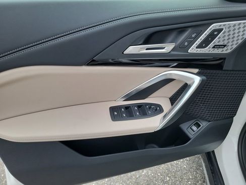 Used 2025 BMW X1 xDrive28i w/ Premium Package image 11