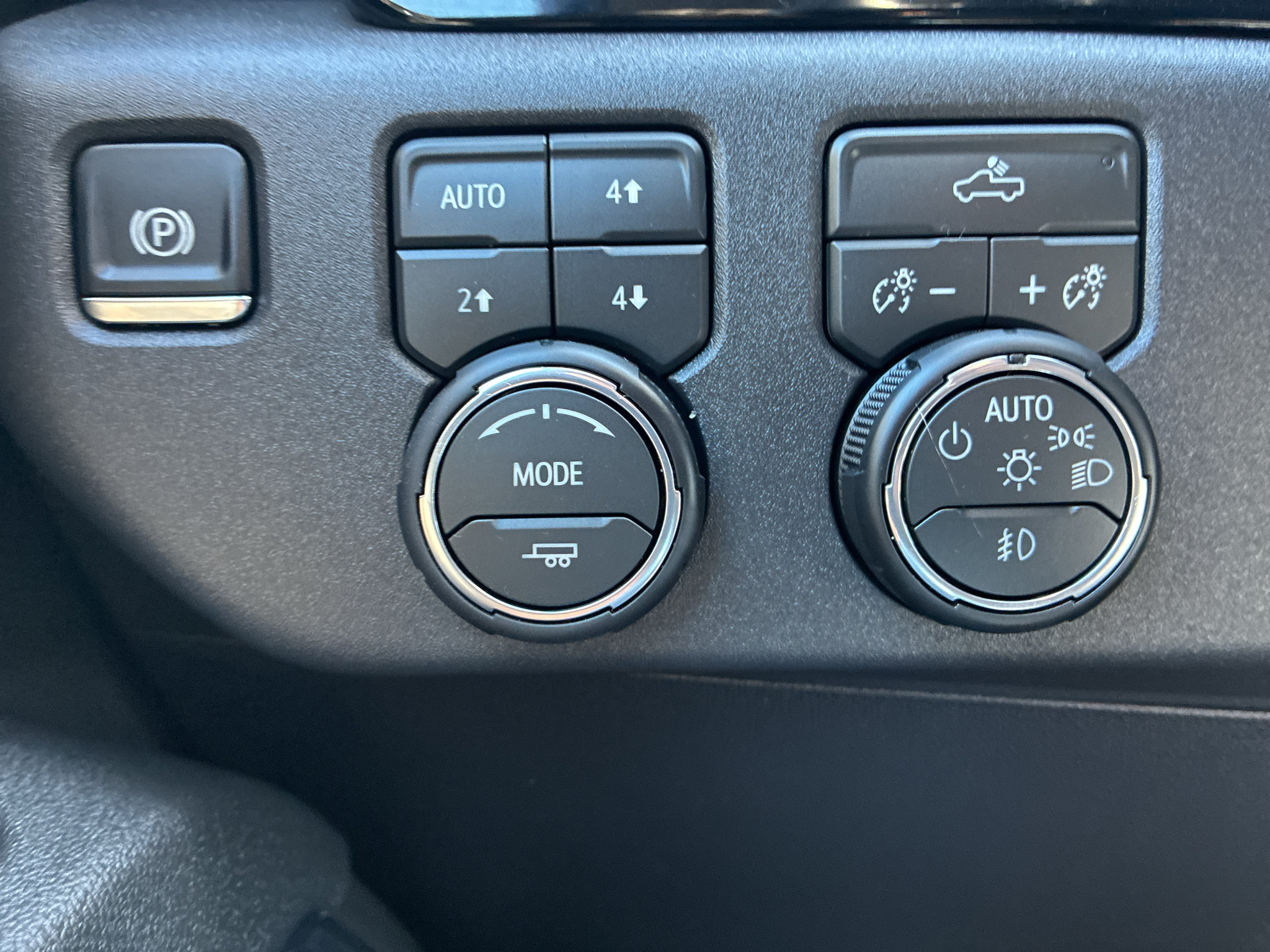 Used 2026 Chevrolet Silverado 1500 LT Trail Boss w/ Protection Package AWD/4WD image 24