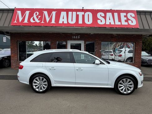 Used 2015 Audi A4 Premium w/ Audi MMI Navigation image 2