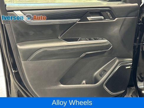 Used 2025 GMC Acadia Elevation w/ Elevation Premium Package image 16