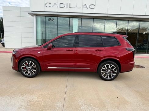 Used 2024 Cadillac XT6 Sport AWD/4WD image 2