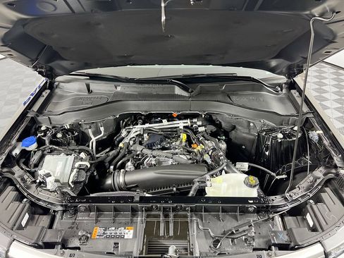 Used 2025 Ford Explorer Active image 35