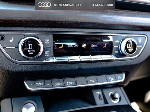 Used 2023 Audi Q5 2.0T Premium w/ Convenience Package AWD/4WD image 32