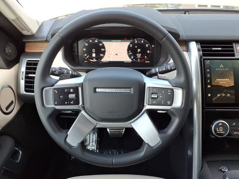 Certified 2025 Land Rover Discovery Dynamic SE AWD/4WD image 16