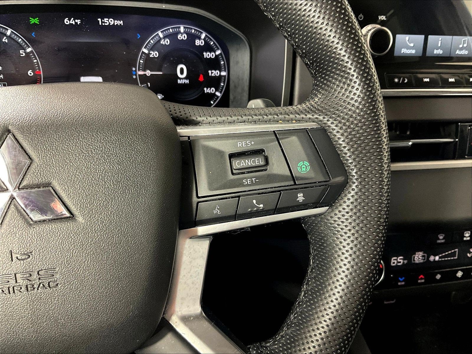 Used 2023 Mitsubishi Outlander SEL AWD/4WD image 13