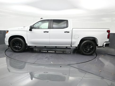 Used 2024 Chevrolet Silverado 1500 Custom image 2