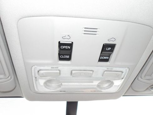 Used 2014 Toyota RAV4 XLE image 21