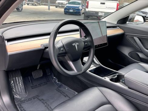 Used 2018 Tesla Model 3 Long Range image 17