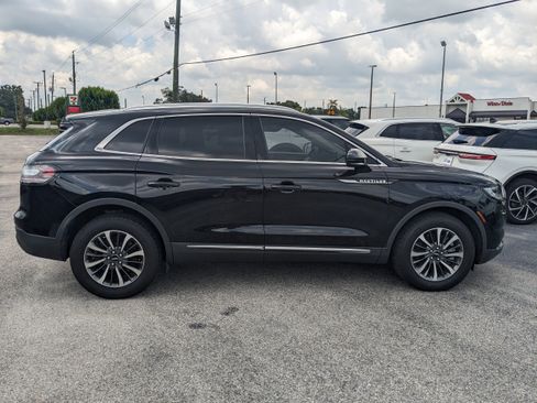 Used 2023 Lincoln Nautilus AWD w/ Premium Package image 3