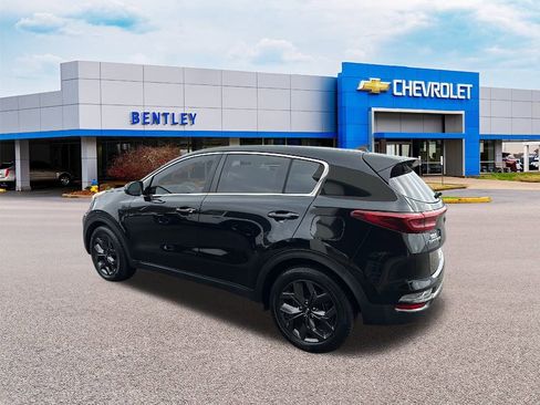 Used 2022 Kia Sportage LX w/ LX FWD Value Edition Package image 3