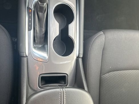 Used 2017 Chevrolet Malibu LT image 18