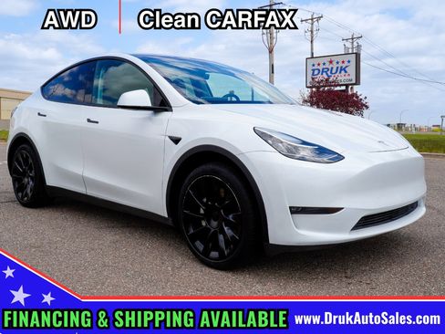 Used 2023 Tesla Model Y Long Range AWD/4WD image 1
