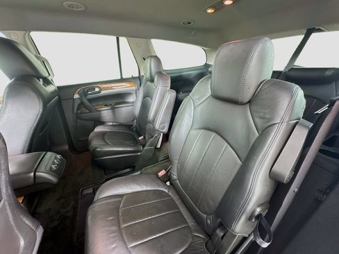 Used 2010 Buick Enclave CXL FWD image 23