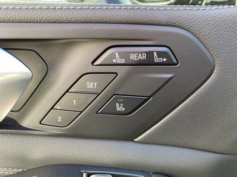 Used 2020 BMW X7 xDrive40i w/ Premium Package image 18