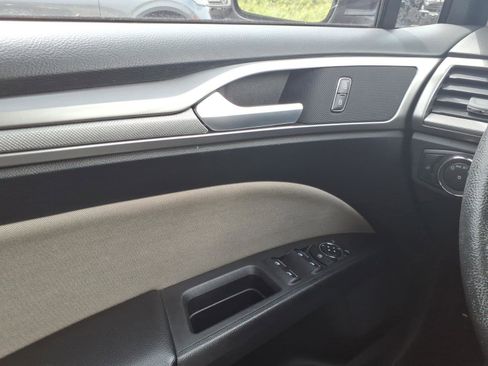 Used 2020 Ford Fusion S FWD image 12