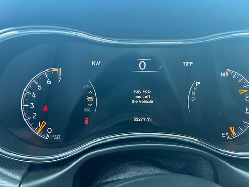 Certified 2022 Jeep Grand Cherokee Laredo X AWD/4WD image 18