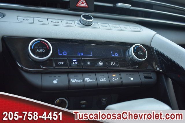 Used 2025 Hyundai Elantra Limited FWD image 39