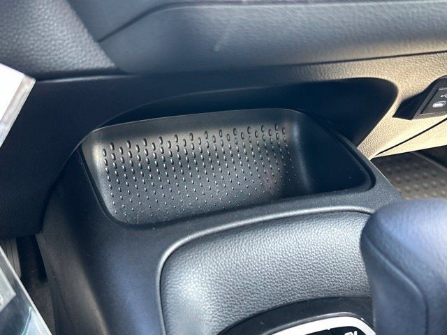Used 2025 Toyota Corolla LE AWD/4WD image 41