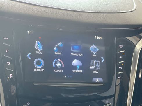 Used 2020 Cadillac Escalade Luxury image 16