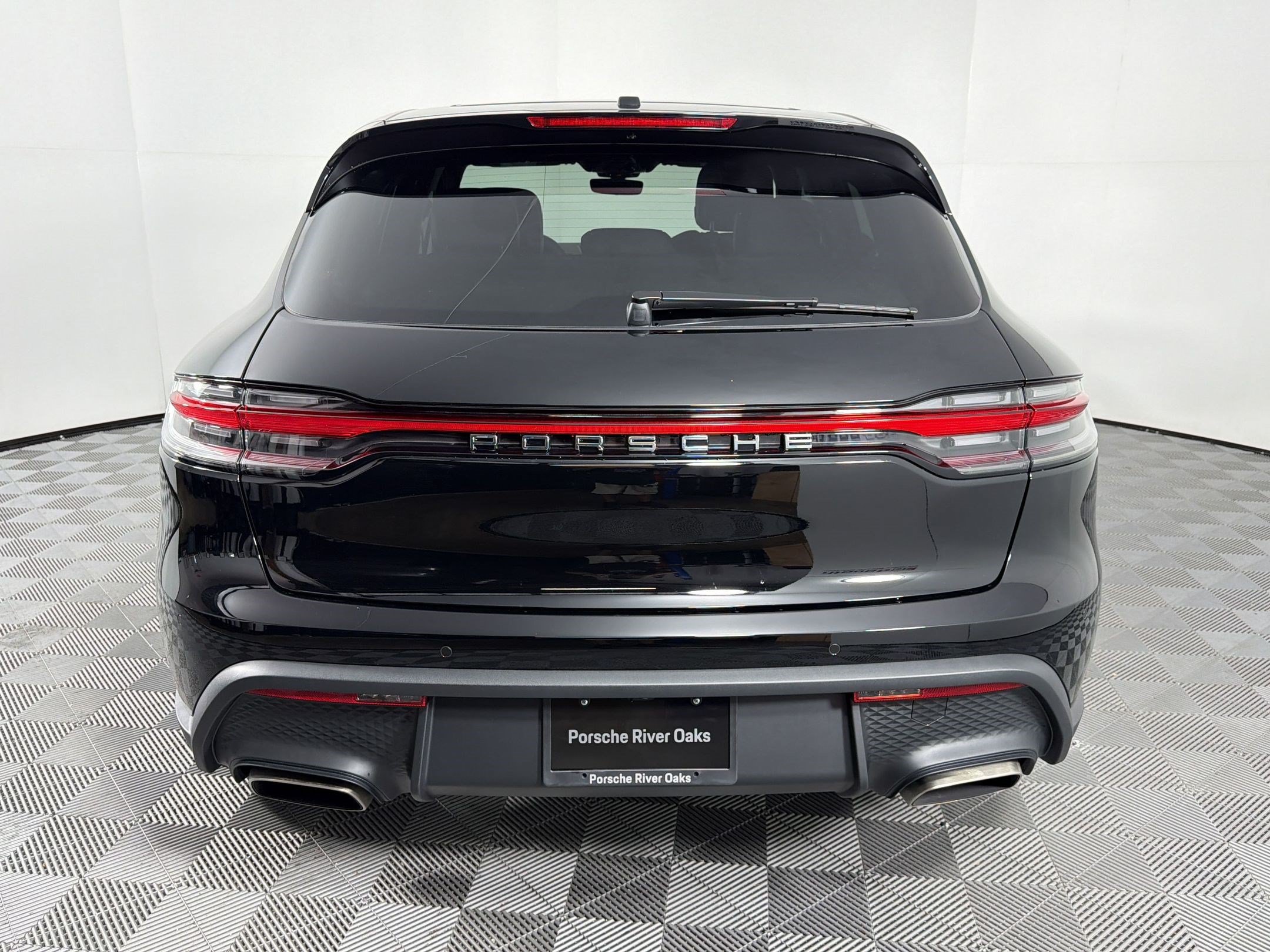 Used 2026 Porsche Macan AWD/4WD image 10