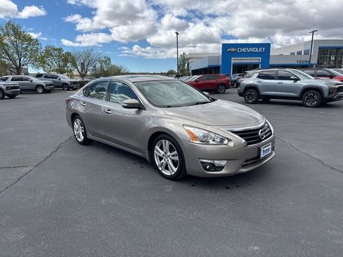 Used 2015 Nissan Altima 3.5 SL image 1