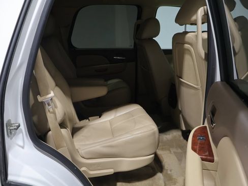 Used 2013 GMC Yukon SLT w/ SLT-2 Equipment Package AWD/4WD image 22
