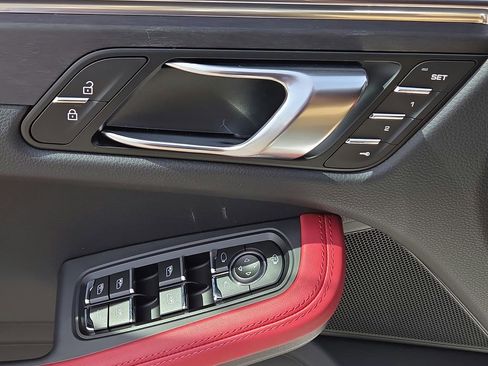 New 2026 Porsche Macan GTS image 7