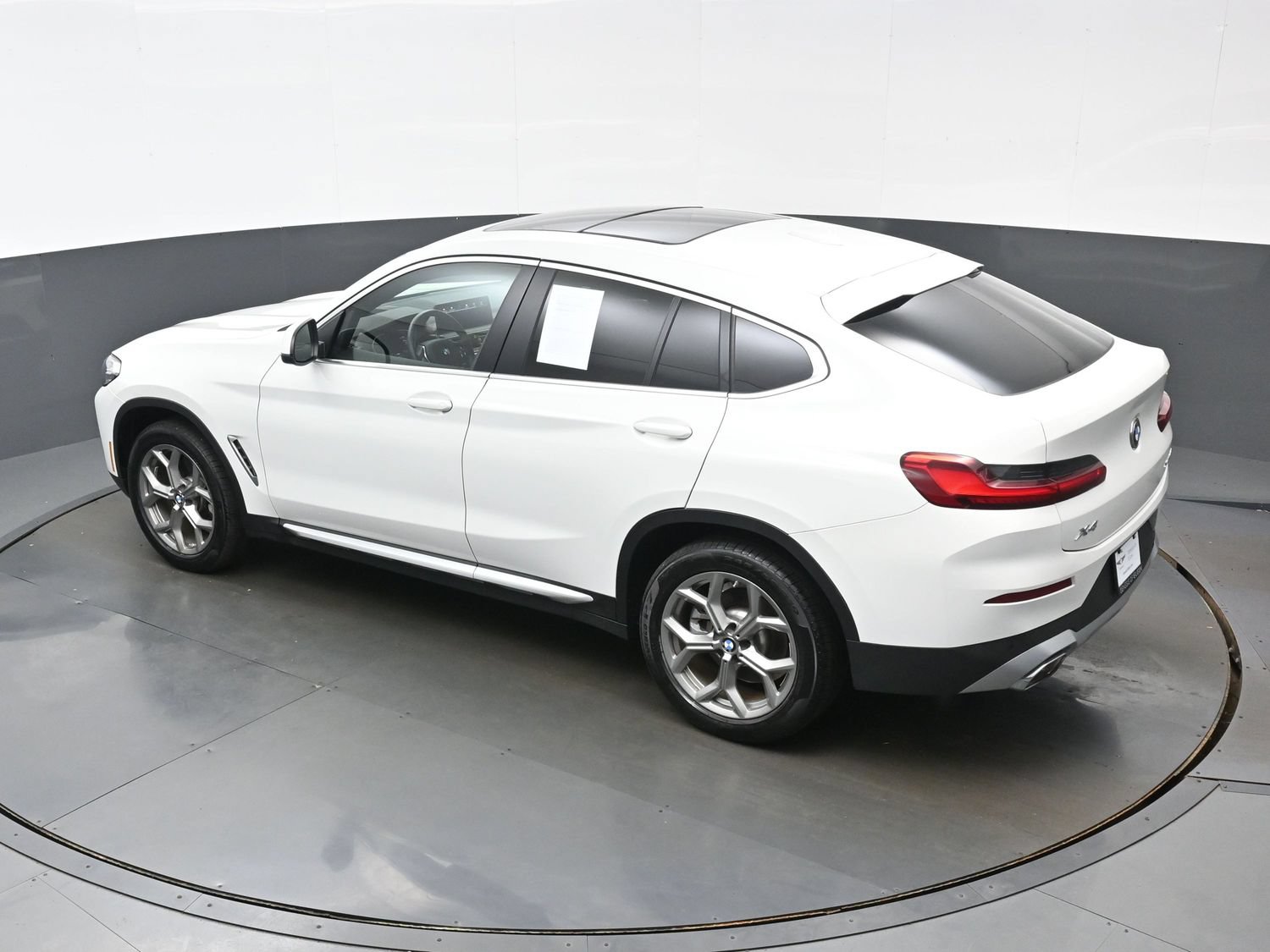 Used 2025 BMW X4 xDrive30i AWD/4WD image 37
