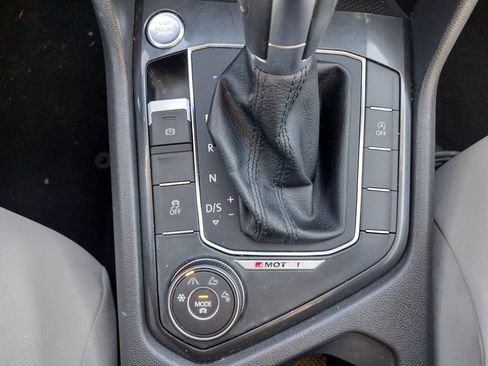 Used 2018 Volkswagen Tiguan SEL image 26