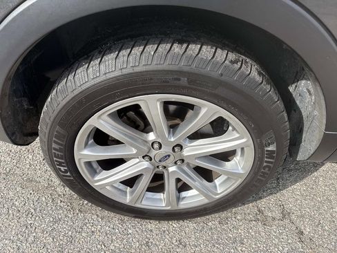 Used 2017 Ford Explorer Limited w/ Equipment Group 301A image 9