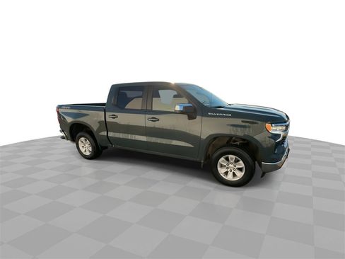 Used 2025 Chevrolet Silverado 1500 LT image 2