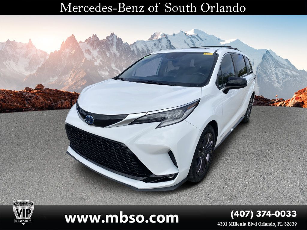Used 2021 Toyota Sienna XSE FWD image 19