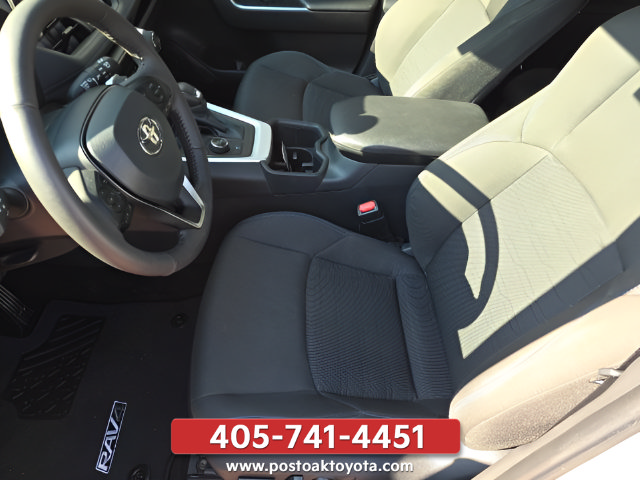 Used 2025 Toyota RAV4 SE AWD/4WD image 14
