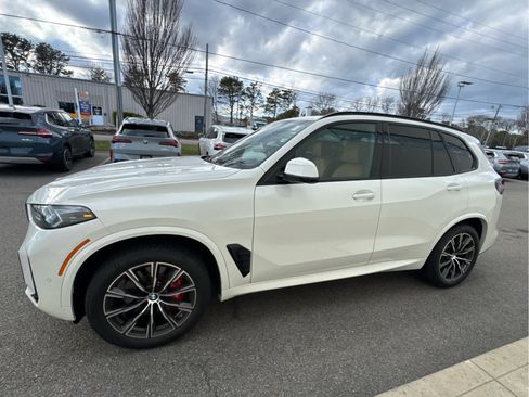 Used 2024 BMW X5 xDrive40i w/ M Sport Package AWD/4WD image 7
