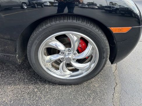 Used 2004 Chevrolet SSR w/ Preferred Equipment Group image 9