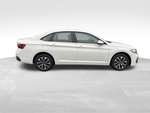 Used 2024 Volkswagen Jetta S image 8