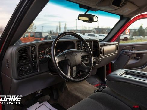 Used 2004 Chevrolet Silverado 2500 LS w/ Skid Plate Package image 21