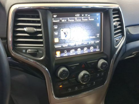 Used 2016 Jeep Grand Cherokee Laredo 75th Anniversary image 33