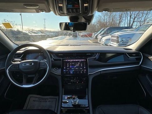 Used 2022 Jeep Grand Cherokee Limited 4xe w/ Luxury Tech Group II image 28