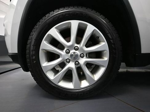 Used 2017 Jeep Grand Cherokee Limited w/ Trailer Tow Group IV AWD/4WD image 16