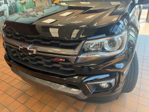 Used 2022 Chevrolet Colorado Z71 w/ Safety Package AWD/4WD image 8