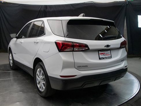 Used 2024 Chevrolet Equinox LS w/ LS Convenience Package image 10
