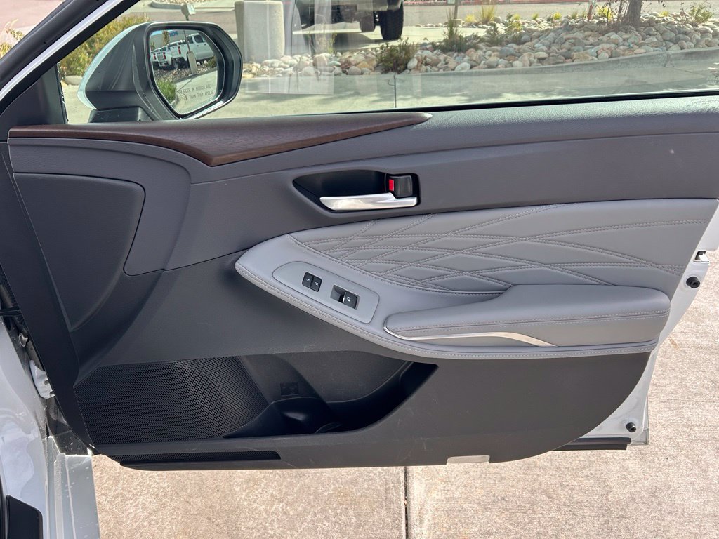 Used 2019 Toyota Avalon Limited w/ Advanced Safety Package FWD image 32