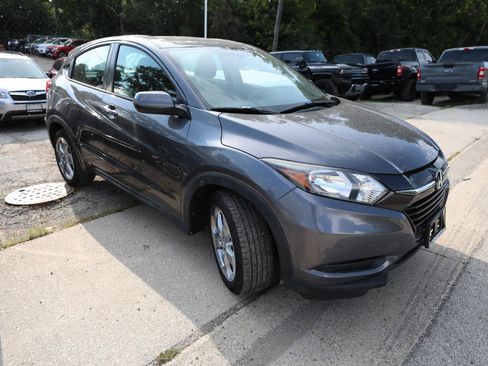 Used 2017 Honda HR-V LX image 4