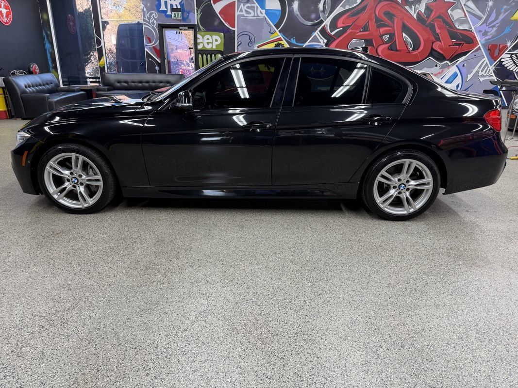 Used 2013 BMW 335i xDrive Sedan AWD/4WD image 2